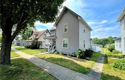 306 Maple Street SW, Sugarcreek, OH 44681