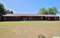 1668 825th Avenue, Lincoln, IL 62656