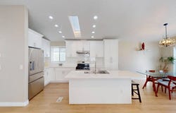 15621 BEACH BLVD, Westmins, CA 92683