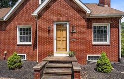 445 E Catawba Avenue, Akron, OH 44301