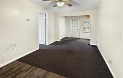 5207 Fountain Lane W, McHenry, IL 60050
