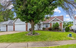 11341 Brierhall Circle, Maryland Heights, MO 63043