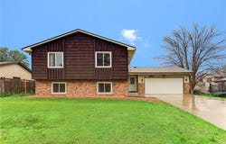 8317 Penn Avenue N, Brooklyn Park, MN 55444