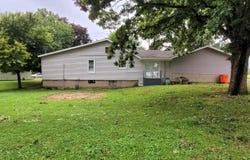 1587 W South Road, Delphi, IN 46923
