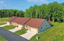 12 Bayview Circle, Cortland, OH 44410