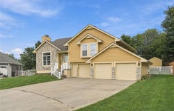 2116 Bradford Place, Excelsior Springs, MO 64024