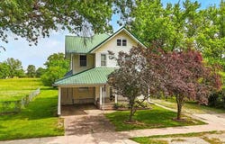 301 W Fountain St, Brighton, IA 52540