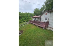 401 Goad Ave, MATOAKA, WV 24736