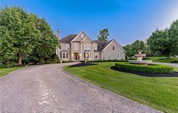 915 Creek View Drive, Aurora, OH 44202