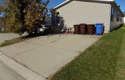 1855 Laurel St, Newport, MI 48166