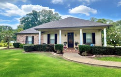10365 Dry Grove Road, Raymond, MS 39154