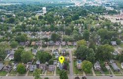 506 Oak Knoll Avenue SE, Warren, OH 44483