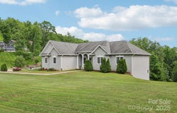 150 Baton Lane, Hendersonville, NC 28792