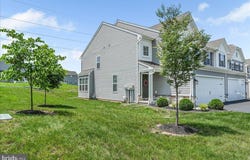 300 HAYWARD CT, POTTSTOWN, PA 19464