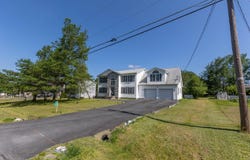 1149 Glade Drive, Long Pond, PA 18334
