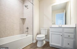 82 KINGSBERRY LANE, WOODSTOWN, NJ 08098