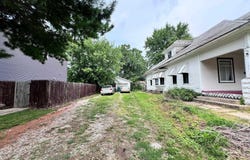 405 E Mckinley Street, New London, IA 52645