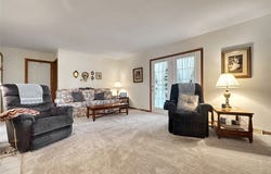 28 LONGFELLOW Drive, Erie, PA 16509