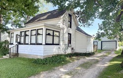 1018 Kenwood Avenue, Belding, MI 48809
