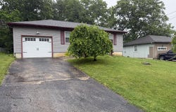 140 Lincoln Ave, Marshall, MO 65340