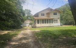 7002 E Pony Acres Dr, Hutchinson, KS 67501
