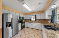 200 Oakview Dr, Kerrville, TX 78028