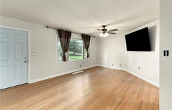 208 NW 73rd Street, Gladstone, MO 64118
