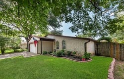 207 Hallmark Drive, Arlington, TX 76011