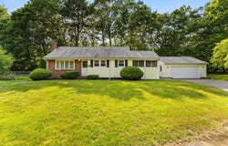 28 Windsor Cir, Brockton, MA 02301