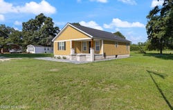 7390 Center Road, Bladenboro, NC 28320
