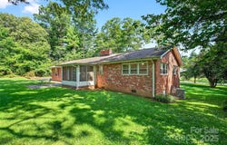 3135 Charlyne Drive, Hendersonville, NC 28792