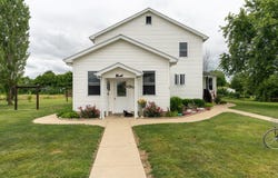17057 E Saddle Club Road, Belle Rive, IL 62810