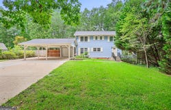391 S River Run, Hogansville, GA 30230