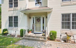965 Cricket Lane, Long Pond, PA 18334