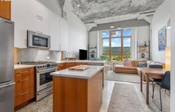 312 COLUMBIA St, HoodRiver, OR 97031
