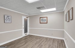 425 E Crossville Road, Roswell, GA 30075