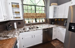 114 Fair Oaks Dr, Fairfield Bay, AR 72088