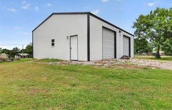 124 Pickard Drive, McLoud, OK 74851