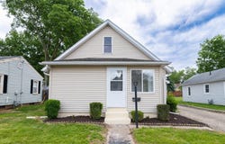 1210 MECHANIC Street, Pekin, IL 61554