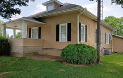 112 N Yale Street, Mentone, IN 46539