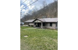 867 Highway 1148, Isom, KY 41824