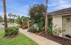 4120 Palm Bay Cir, West Palm Beach, FL 33406