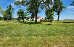 208 NW 10th Road, Lamar, MO 64759