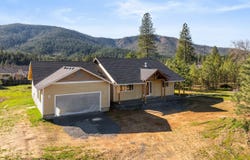 587 E Forks Circle, Cave Junction, OR 97523