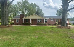 305 Jeff Davis, Thomaston, GA 30286