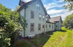 23 Elm Street, Newbury, VT 05081