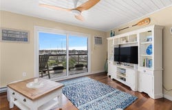 1503 Capella S, Newport, RI 02840