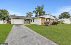 44 NEW POND LANE, WILLINGBORO, NJ 08046