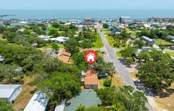 305 Broadway, ROCKPORT, TX 78382
