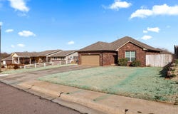 3000 Cheyenne Dr, Woodward, OK 73801-1908